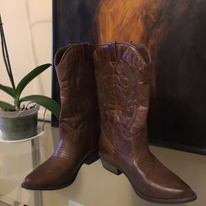 Coconuts faux leather brown cowboy boots size 8.5